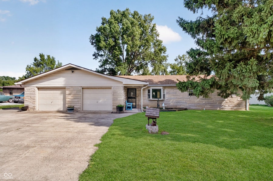 Property photo for 10420 Bradford Road, Avon, IN