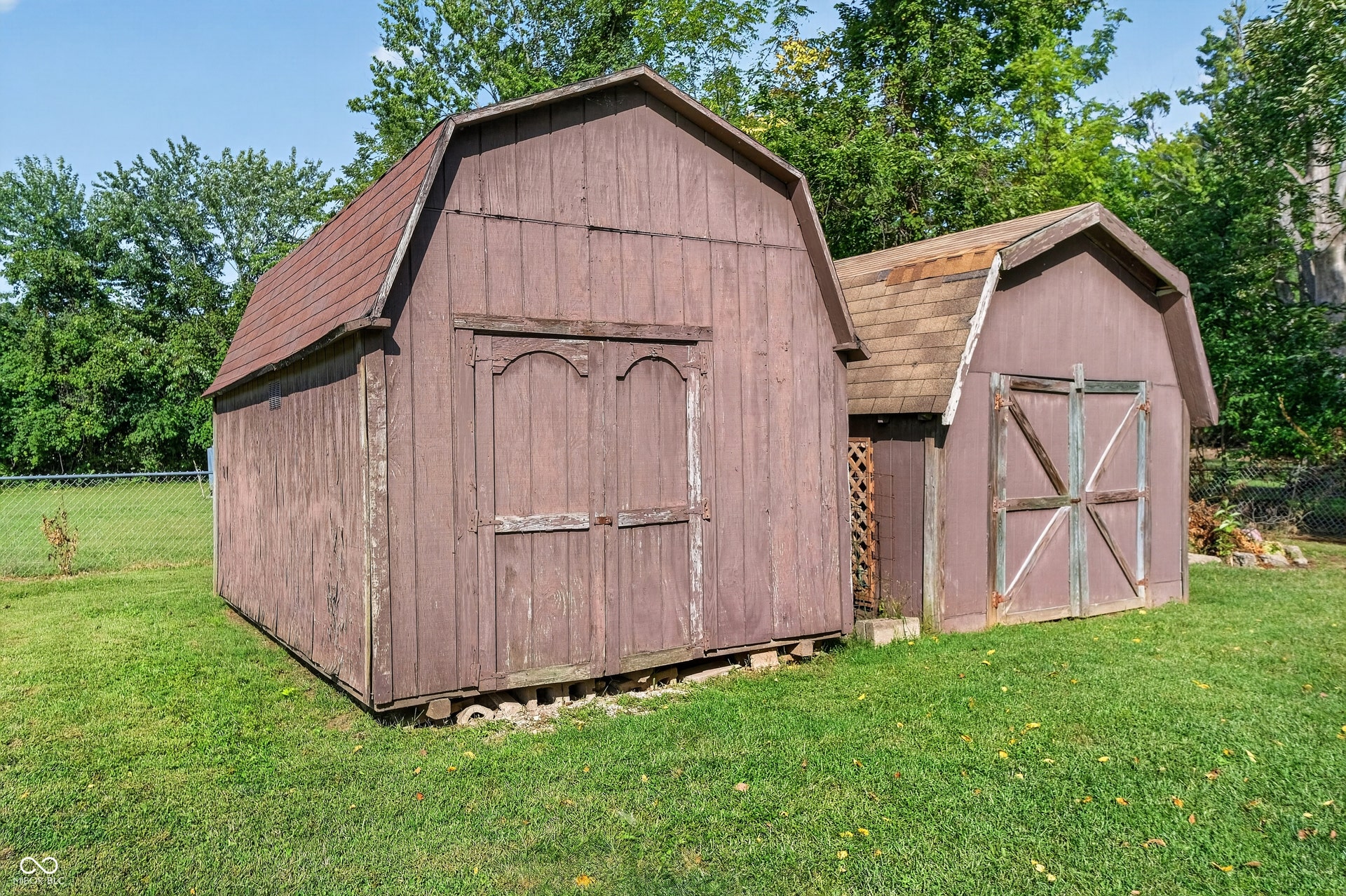 2 Outdoor Sheds