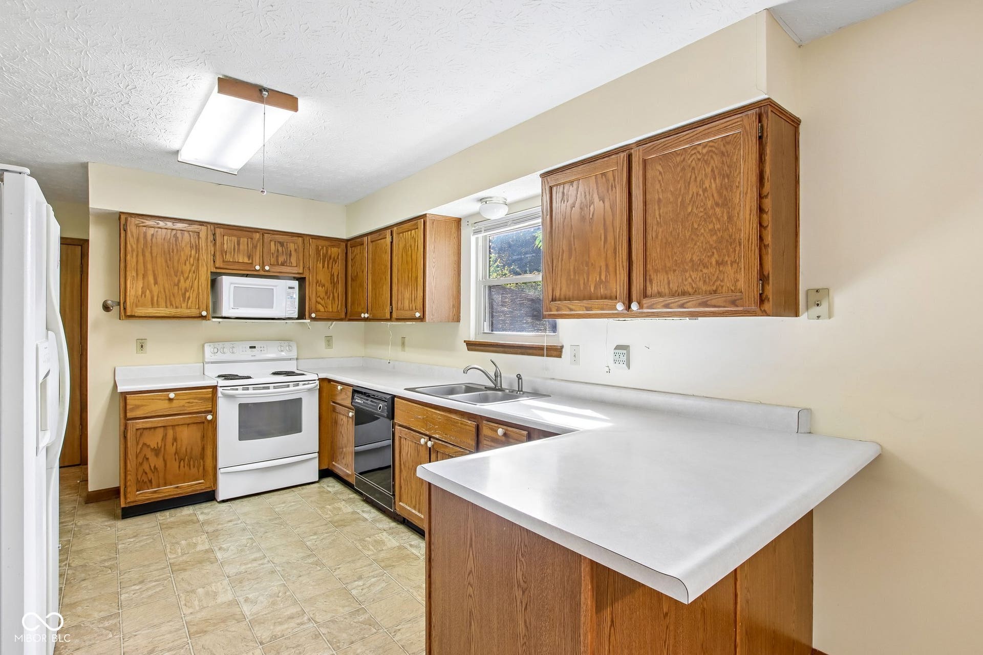 7238 Hearthstone, Indianapolis, IN 46227