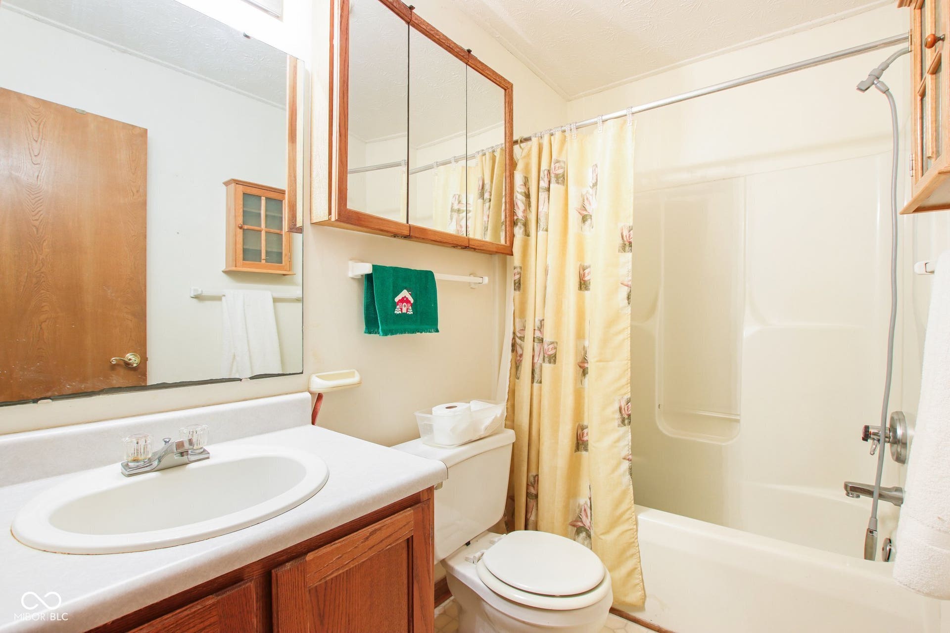 7238 Hearthstone, Indianapolis, IN 46227