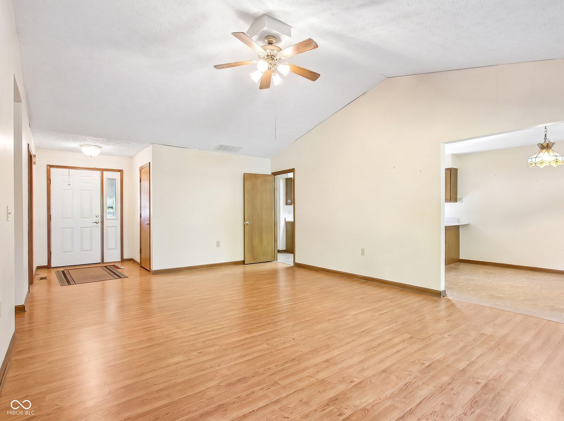 7238 Hearthstone, Indianapolis, IN 46227