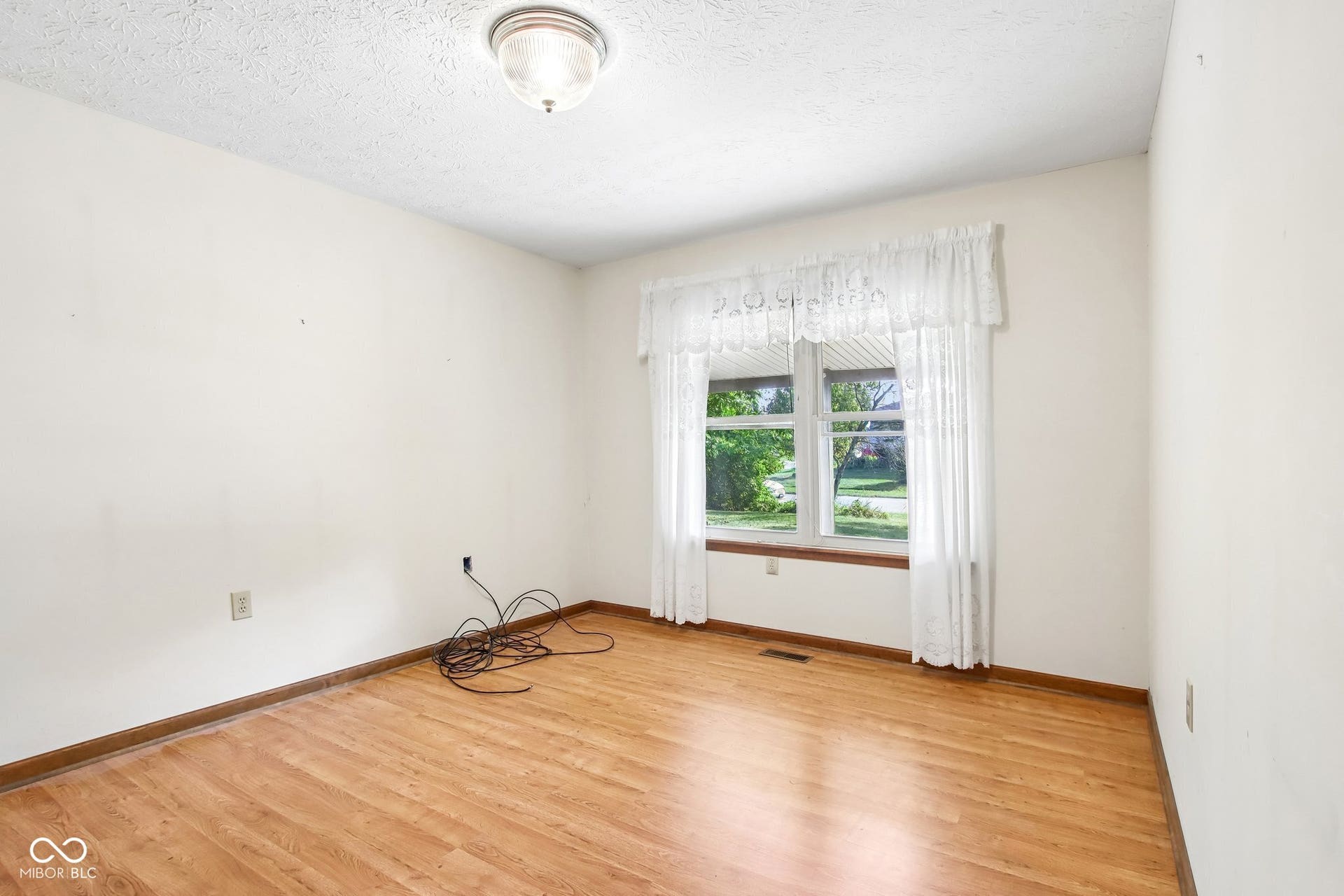 7238 Hearthstone, Indianapolis, IN 46227
