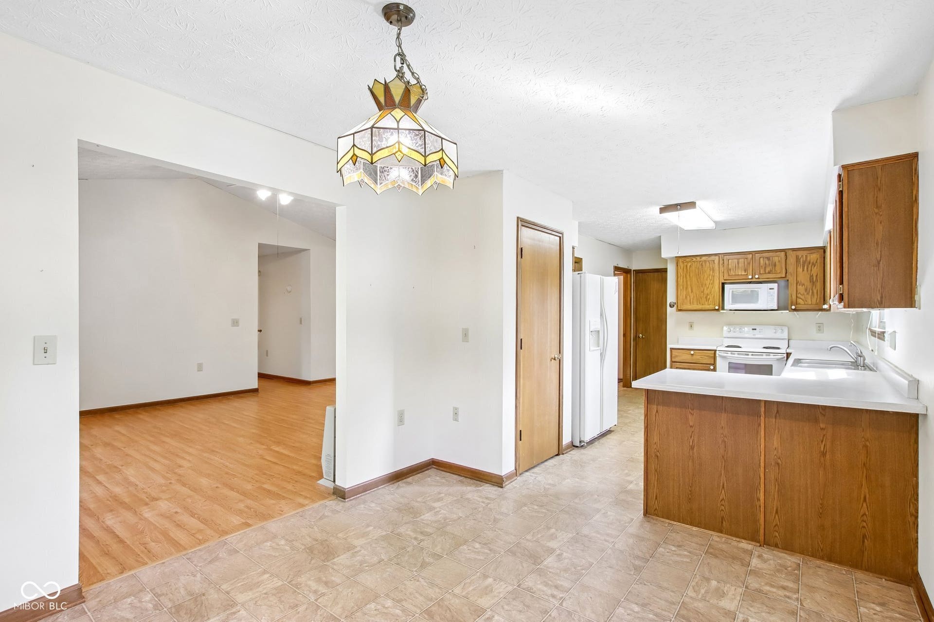 7238 Hearthstone, Indianapolis, IN 46227
