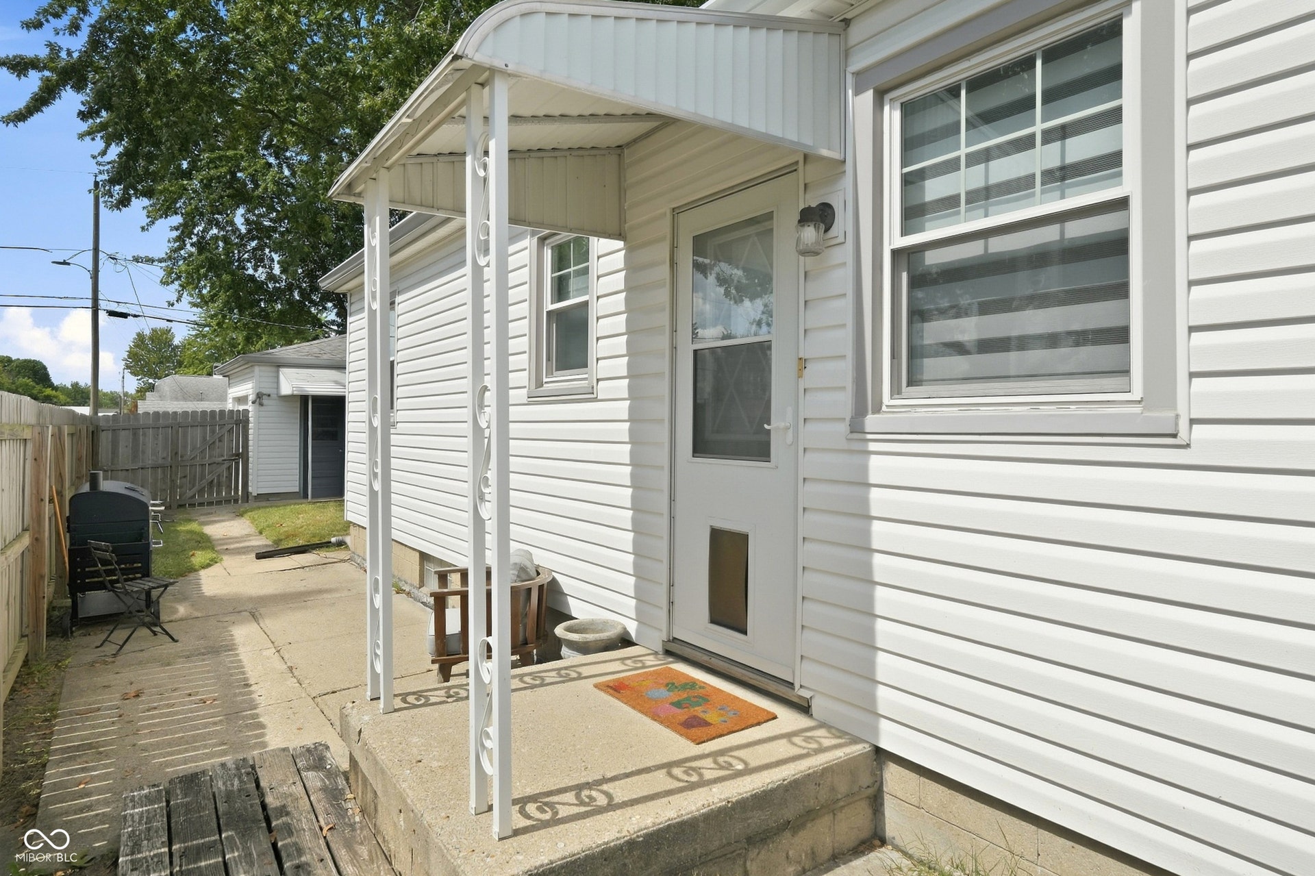 202 N 18th Avenue, Beech Grove, IN 46107