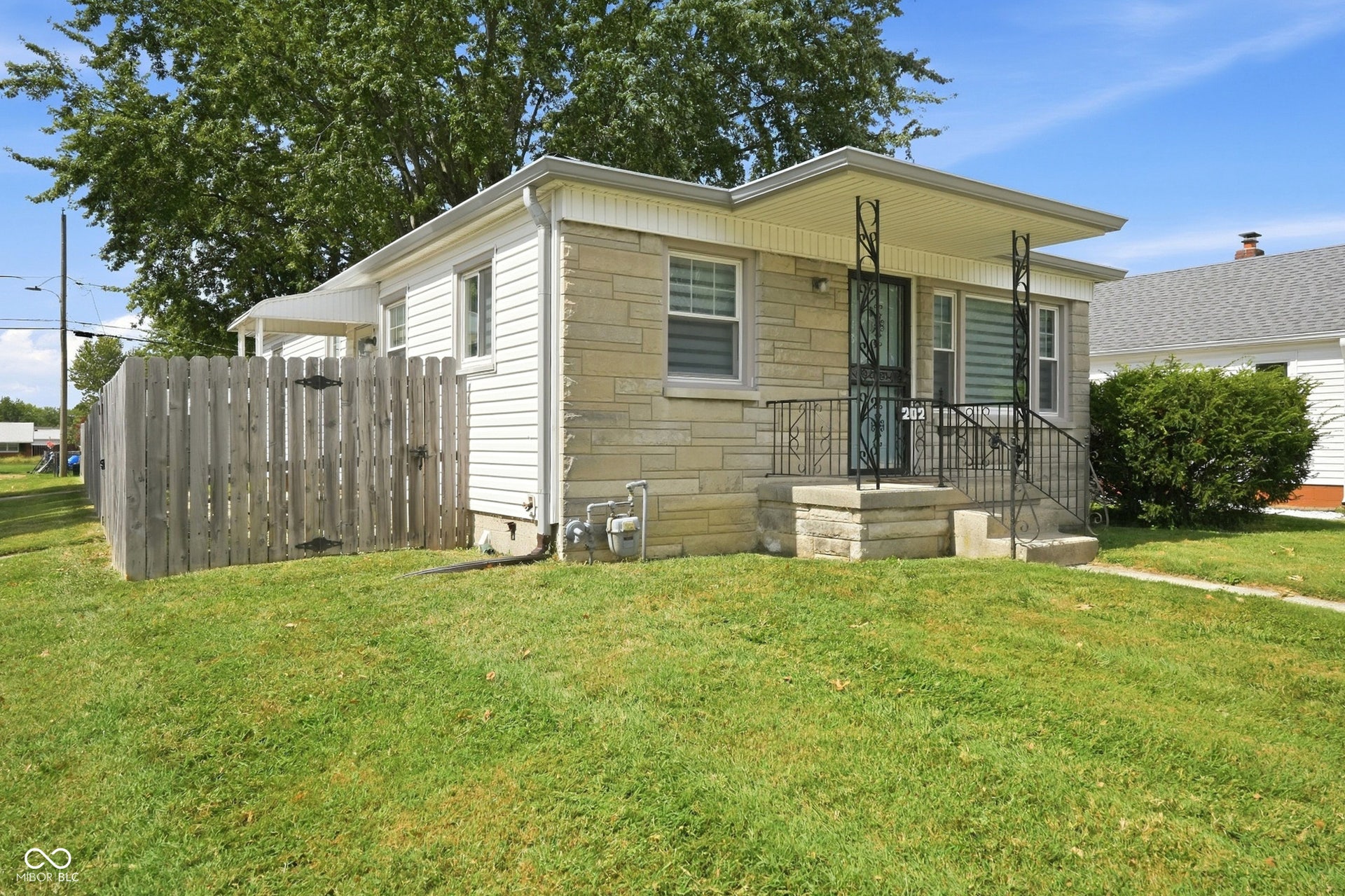 202 N 18th Avenue, Beech Grove, IN 46107