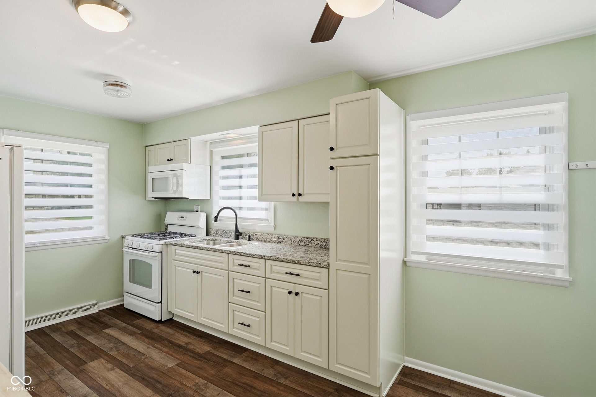 202 N 18th Avenue, Beech Grove, IN 46107