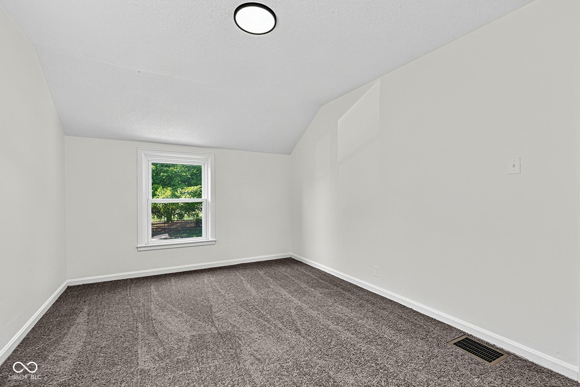4125 Clarendon, Indianapolis, IN 46208 4125 Clarendon, Indianapolis, IN 46208