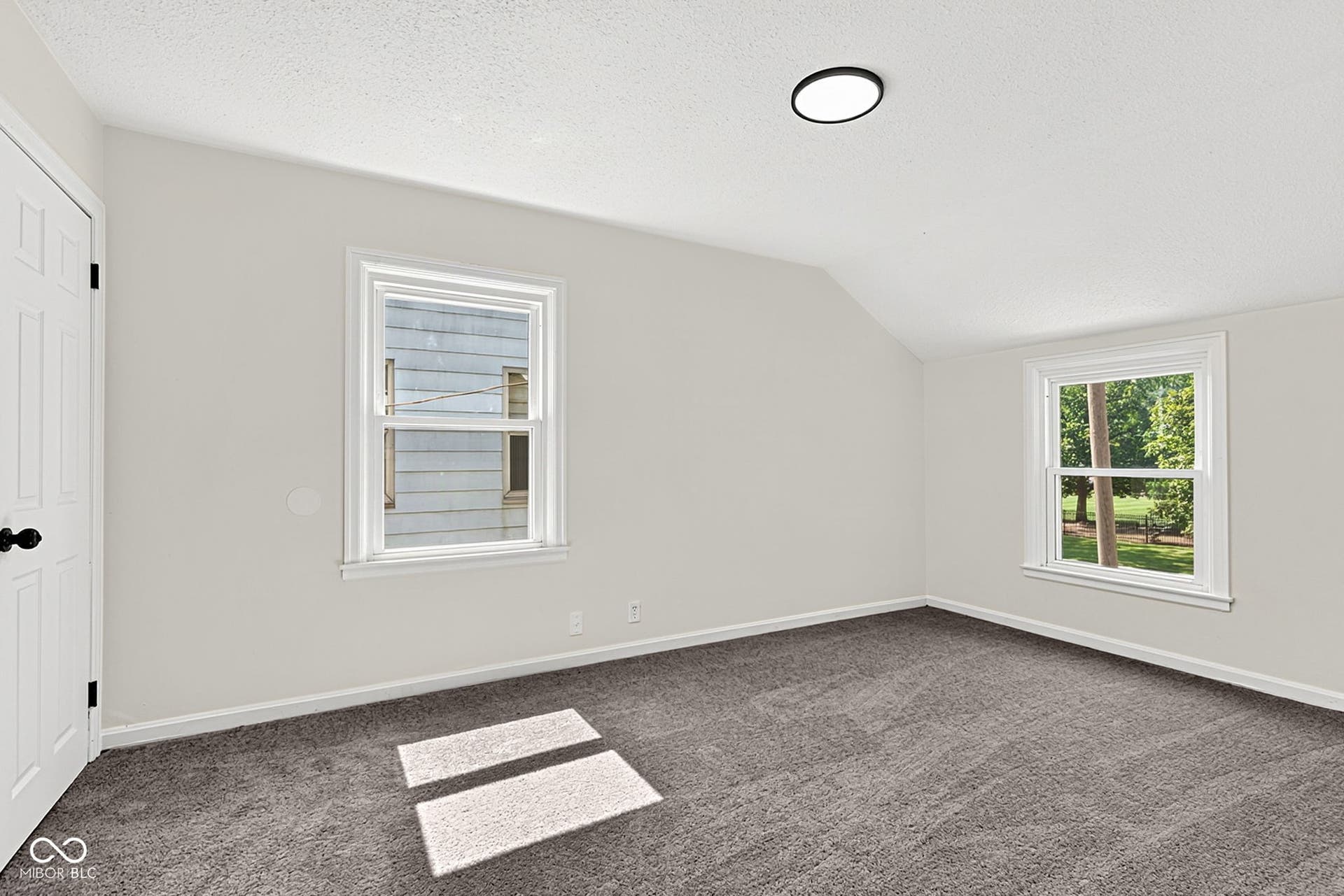 4125 Clarendon, Indianapolis, IN 46208 4125 Clarendon, Indianapolis, IN 46208