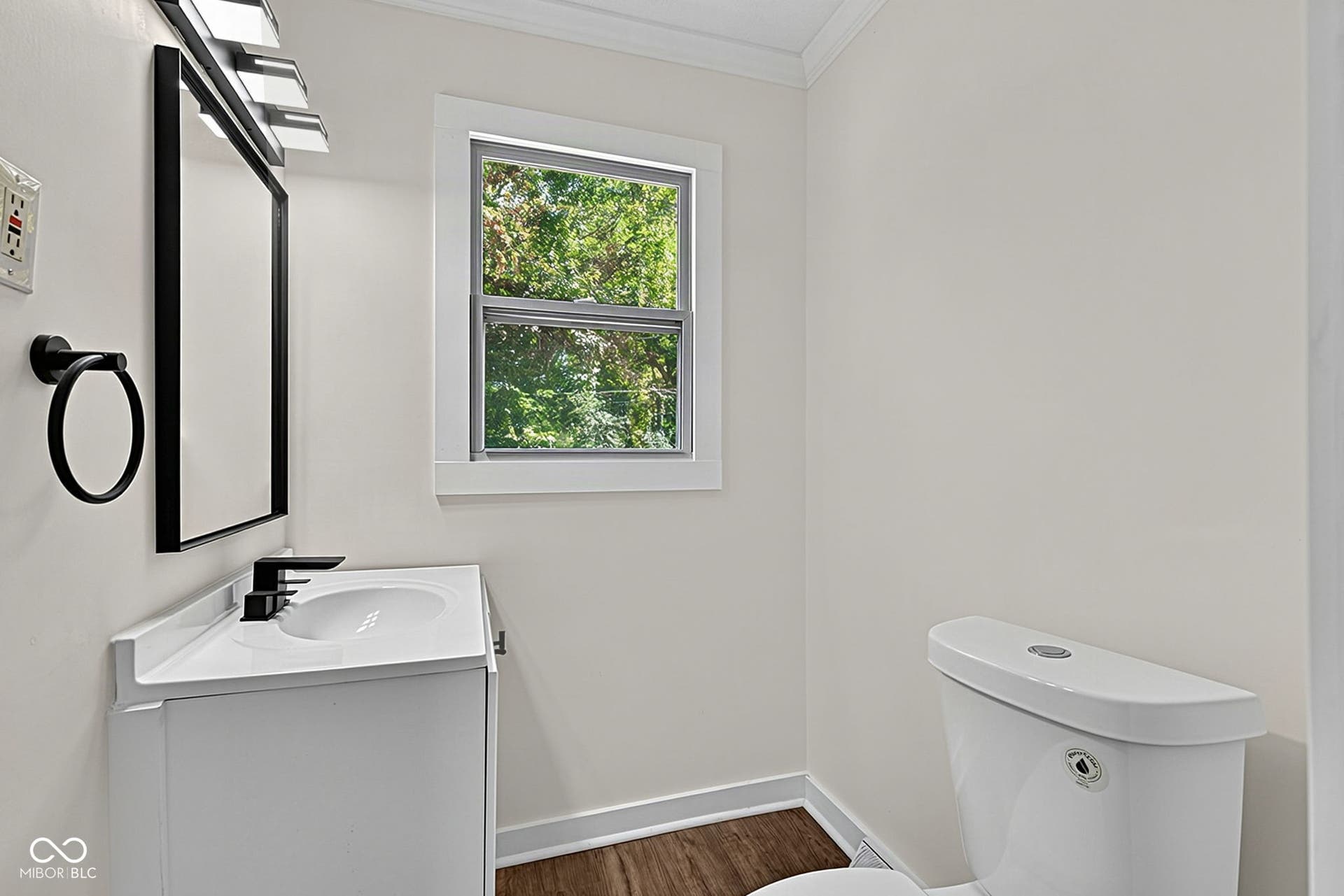 4125 Clarendon, Indianapolis, IN 46208 Half bath on the main