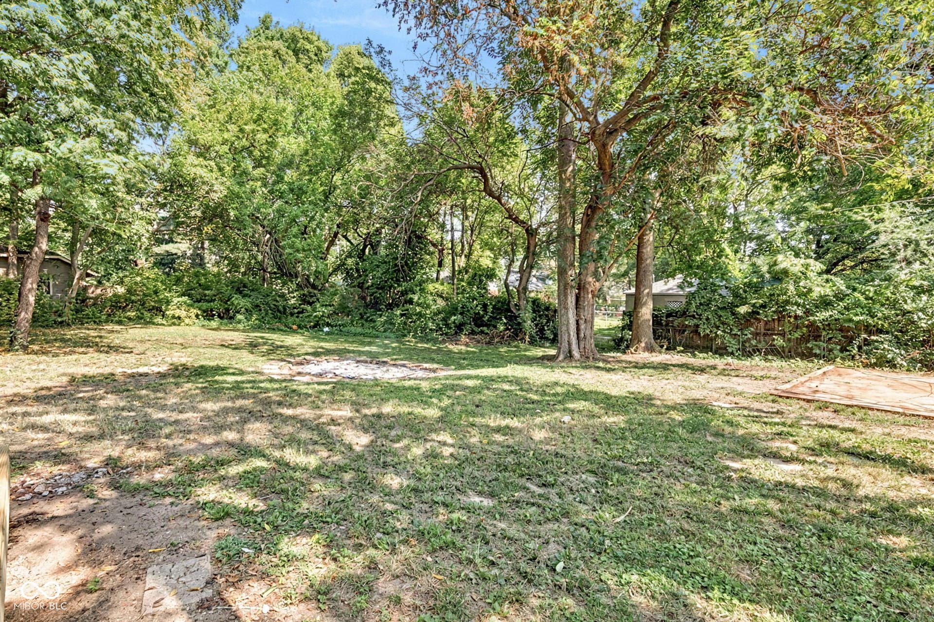 4125 Clarendon, Indianapolis, IN 46208 Excellent lot