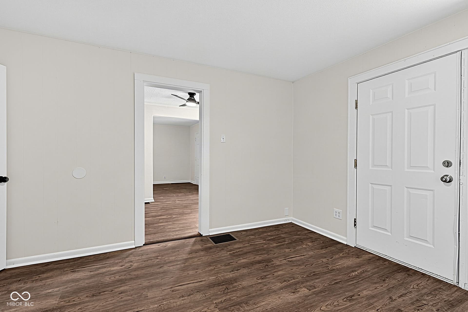 4125 Clarendon, Indianapolis, IN 46208 Main floor primary