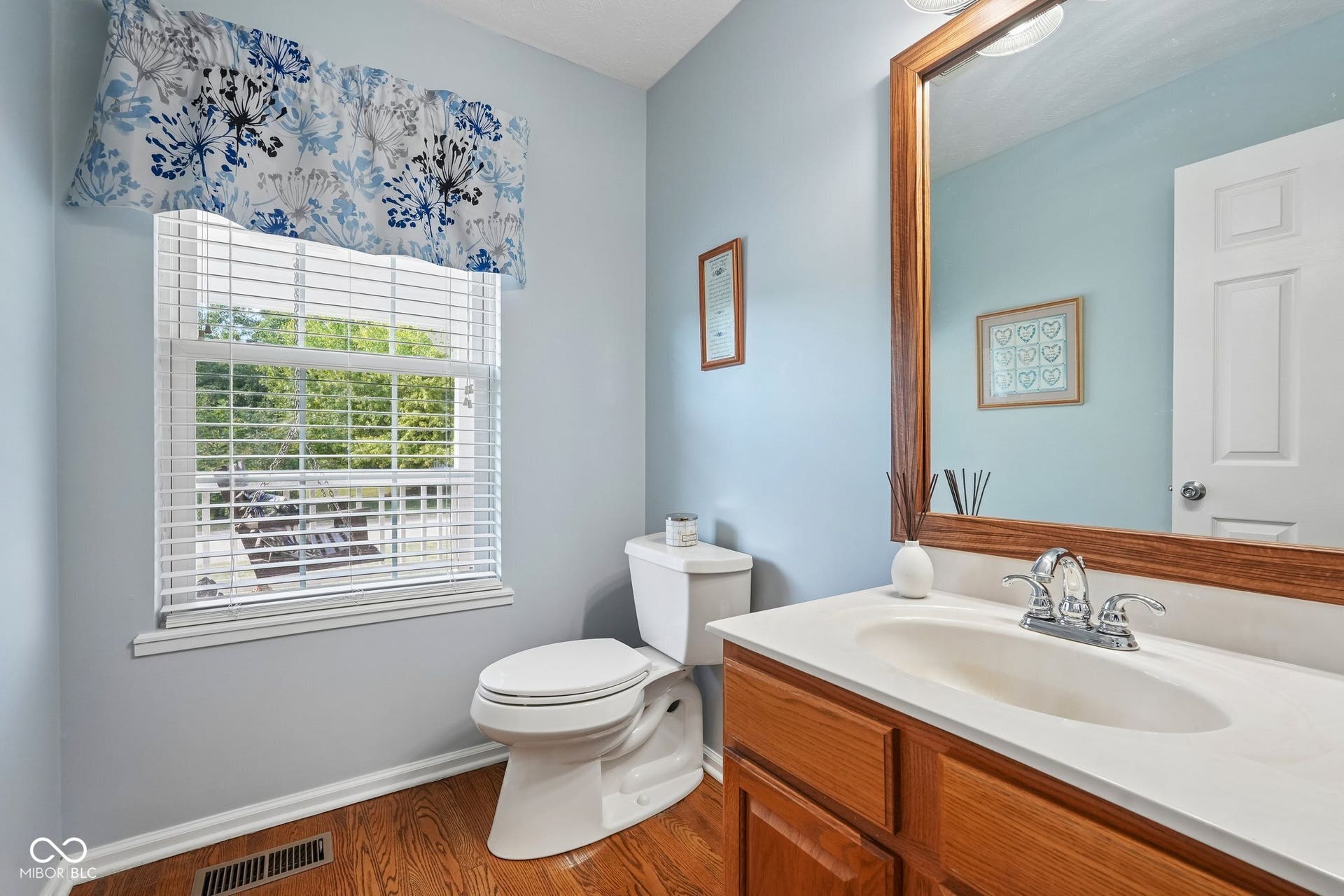 10515 Wildwood Drive, Zionsville, IN 46077