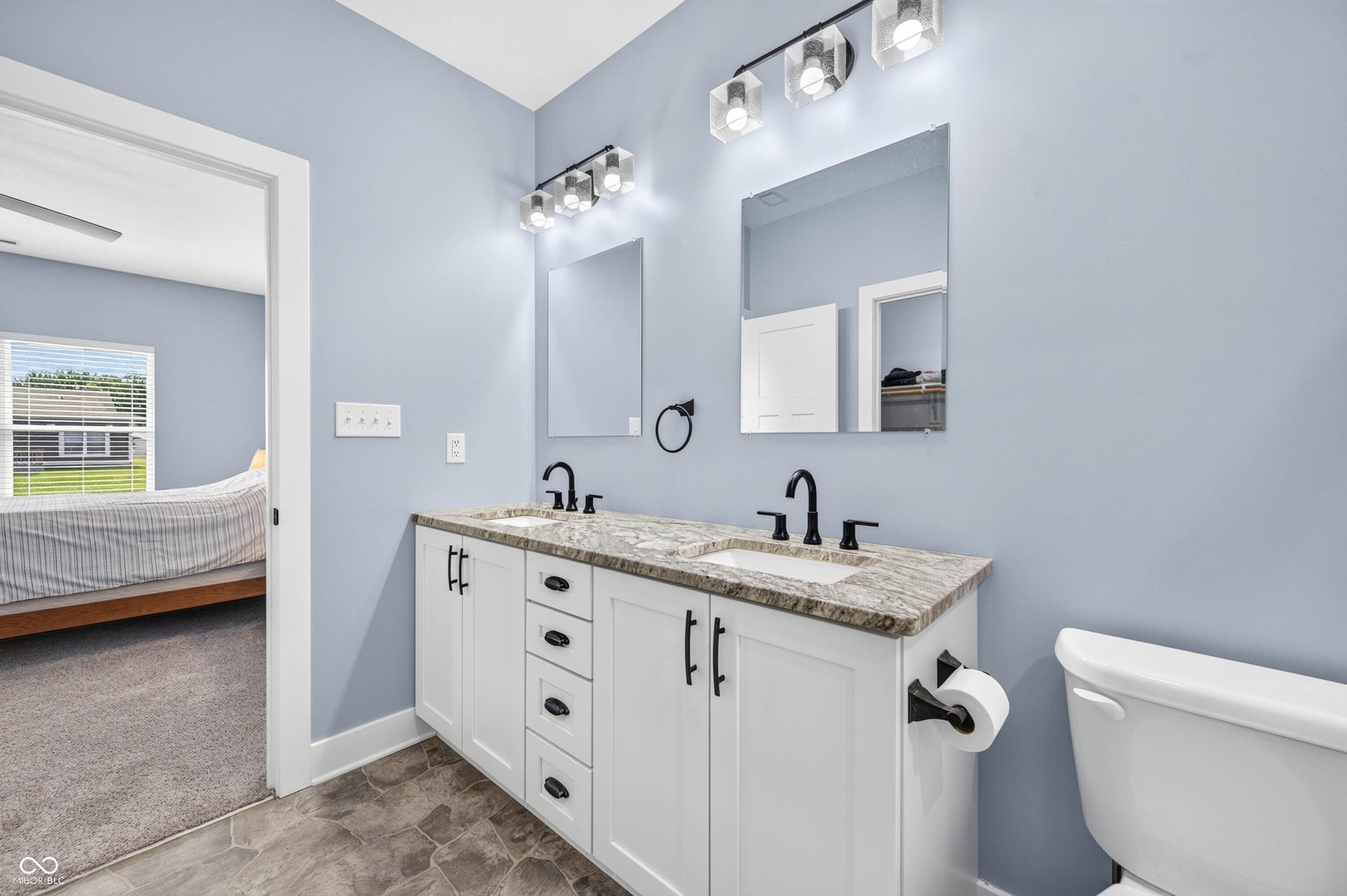 705 N Sobota Way, Trafalgar, IN 46181