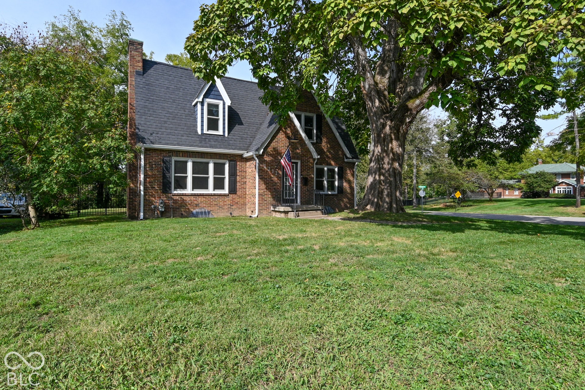 2212 Washington Street, Columbus, IN 47201