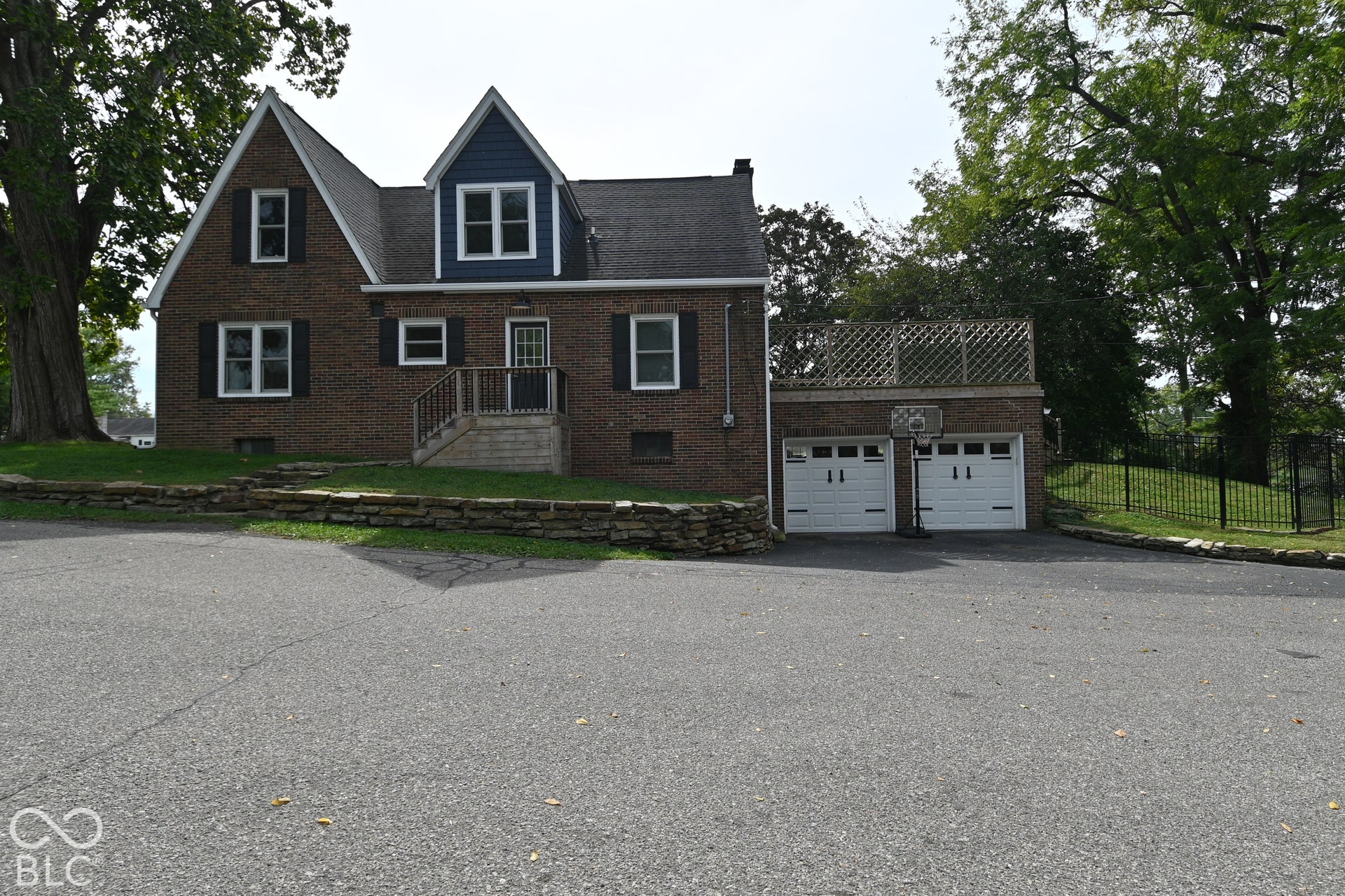 2212 Washington Street, Columbus, IN 47201