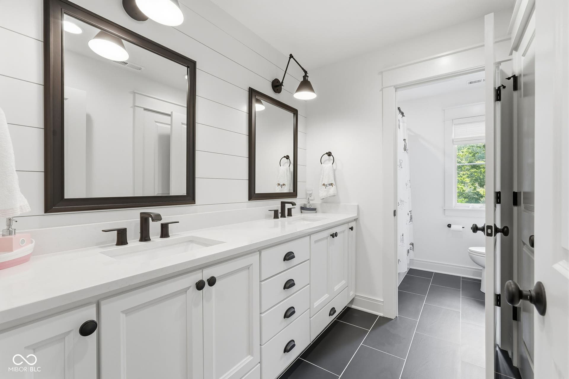 8635 Auburn Ridge, Martinsville, IN 46151