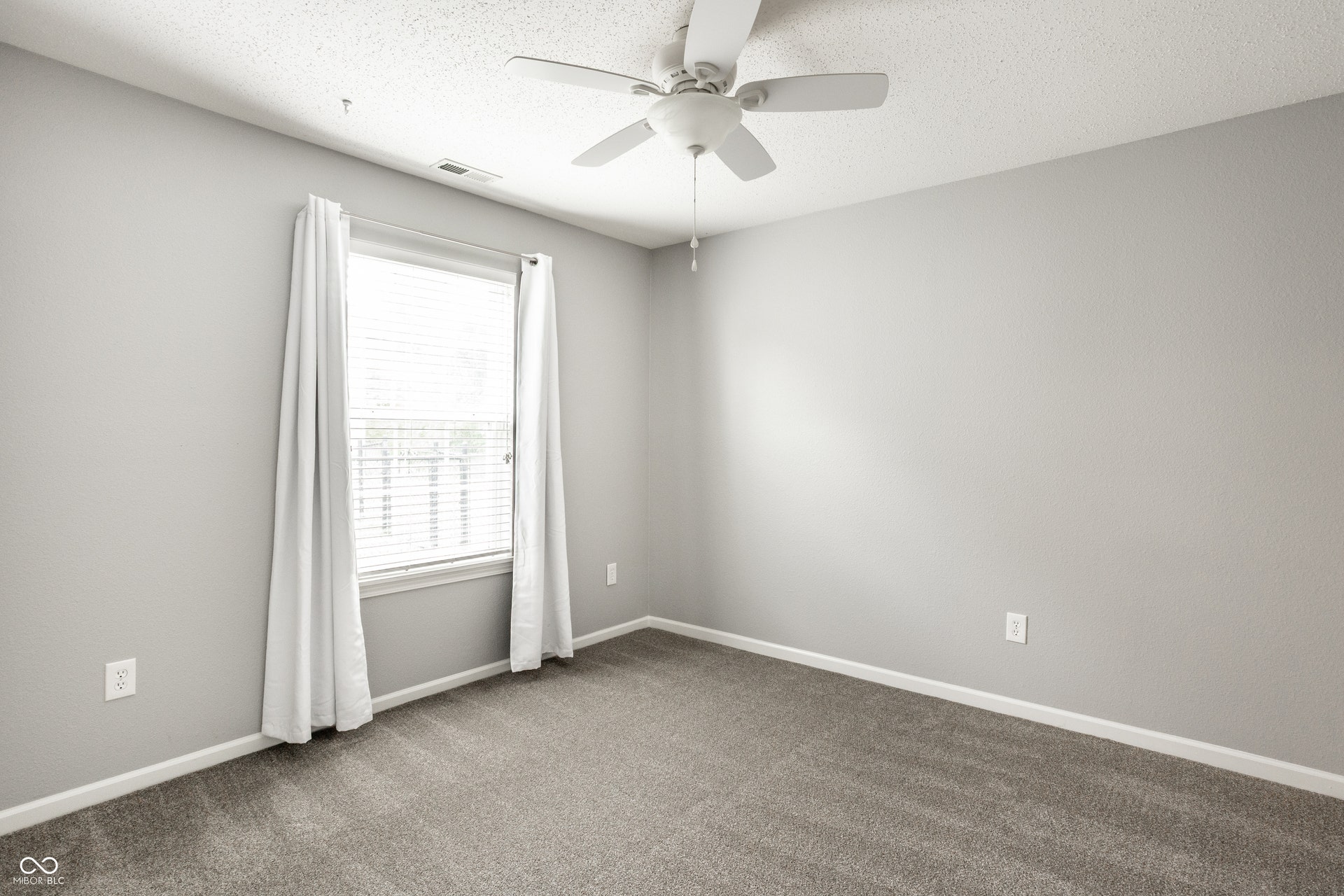 6115 Green Glade Drive, Whitestown, IN 46075