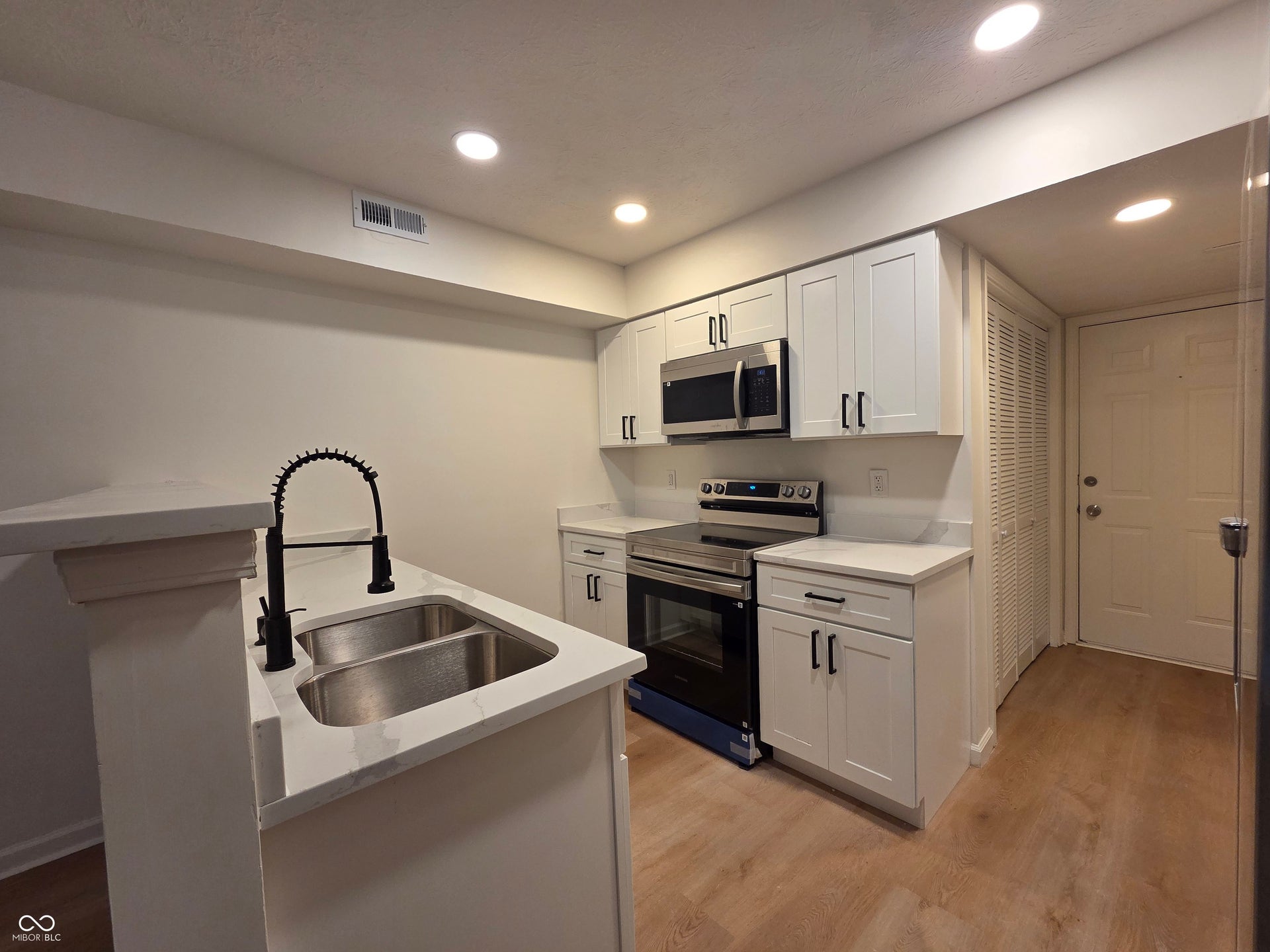 4926 Pembridge Drive, Indianapolis, IN 46254