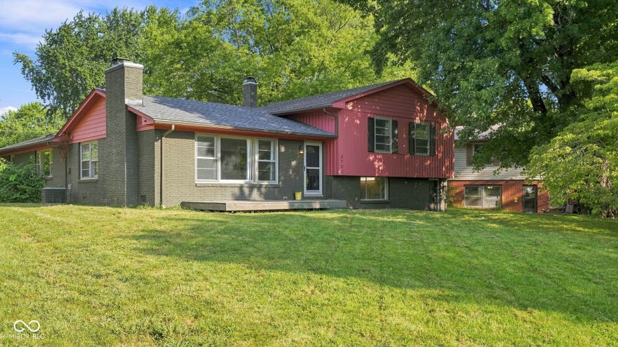 Property photo for 2700 Redbud Lane, Anderson, IN