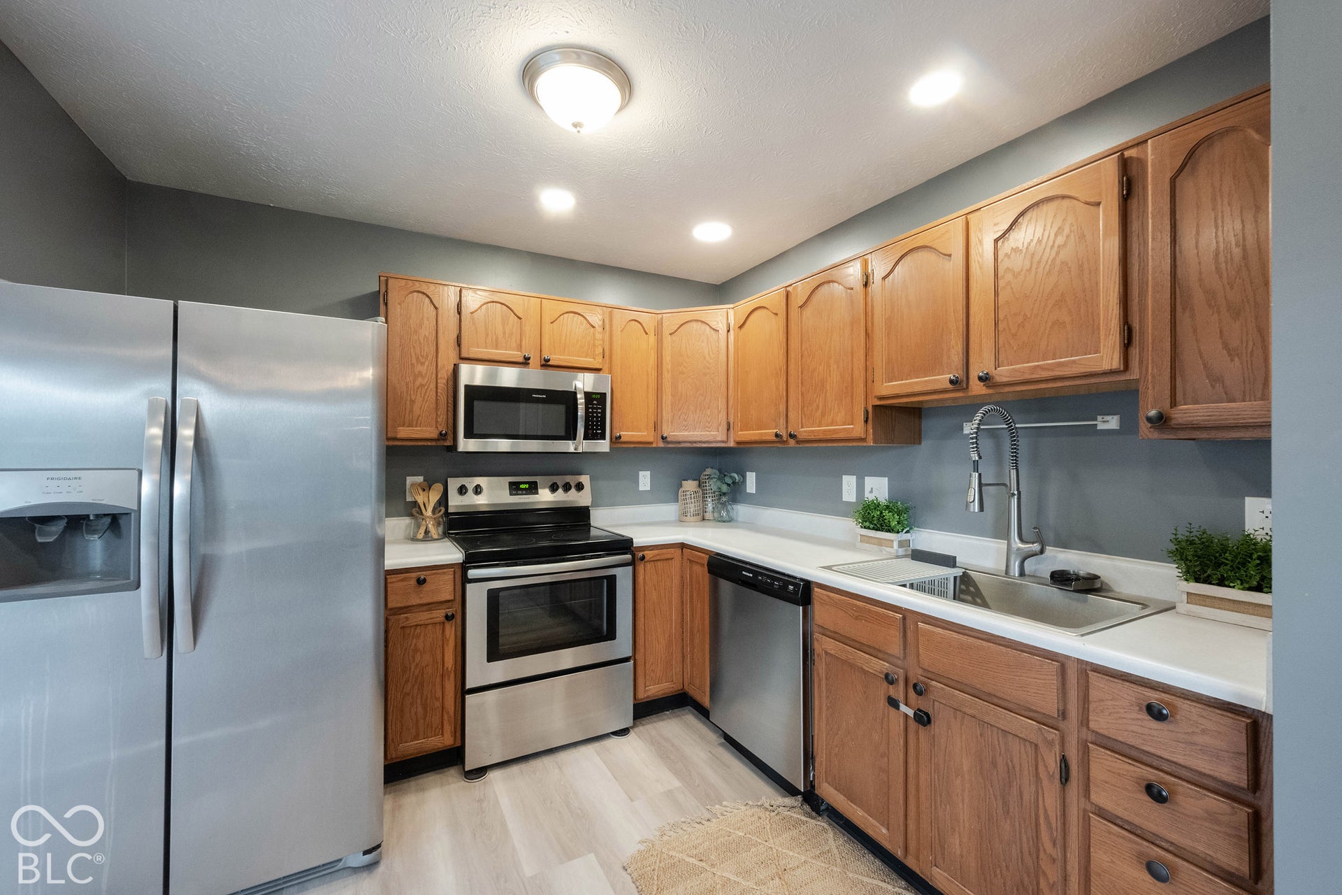 Stainless steel appliances add to the elegance!