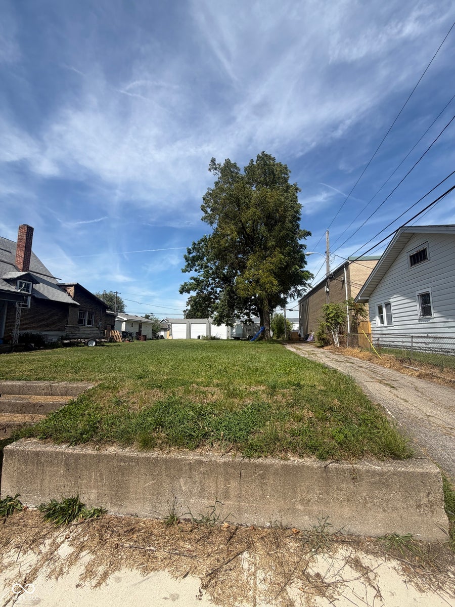 Property photo for 0 W 17th, Anderson, IN
