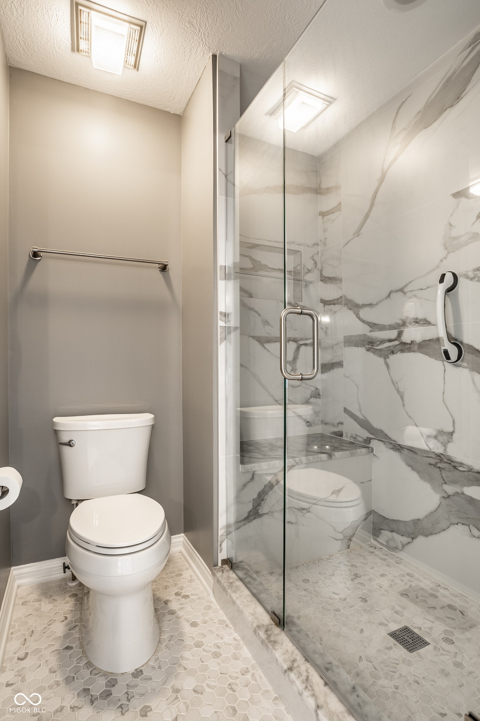 10415 Woods Edge Drive, Fishers, IN 46037
