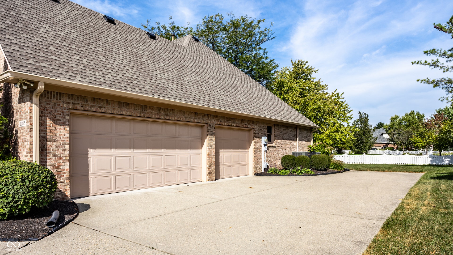 10415 Woods Edge Drive, Fishers, IN 46037