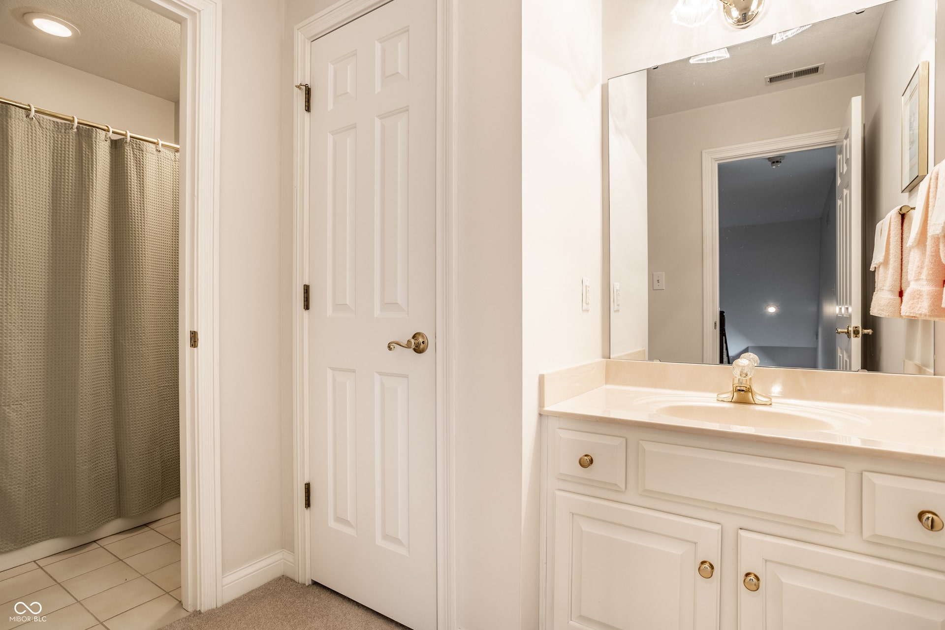 10415 Woods Edge Drive, Fishers, IN 46037