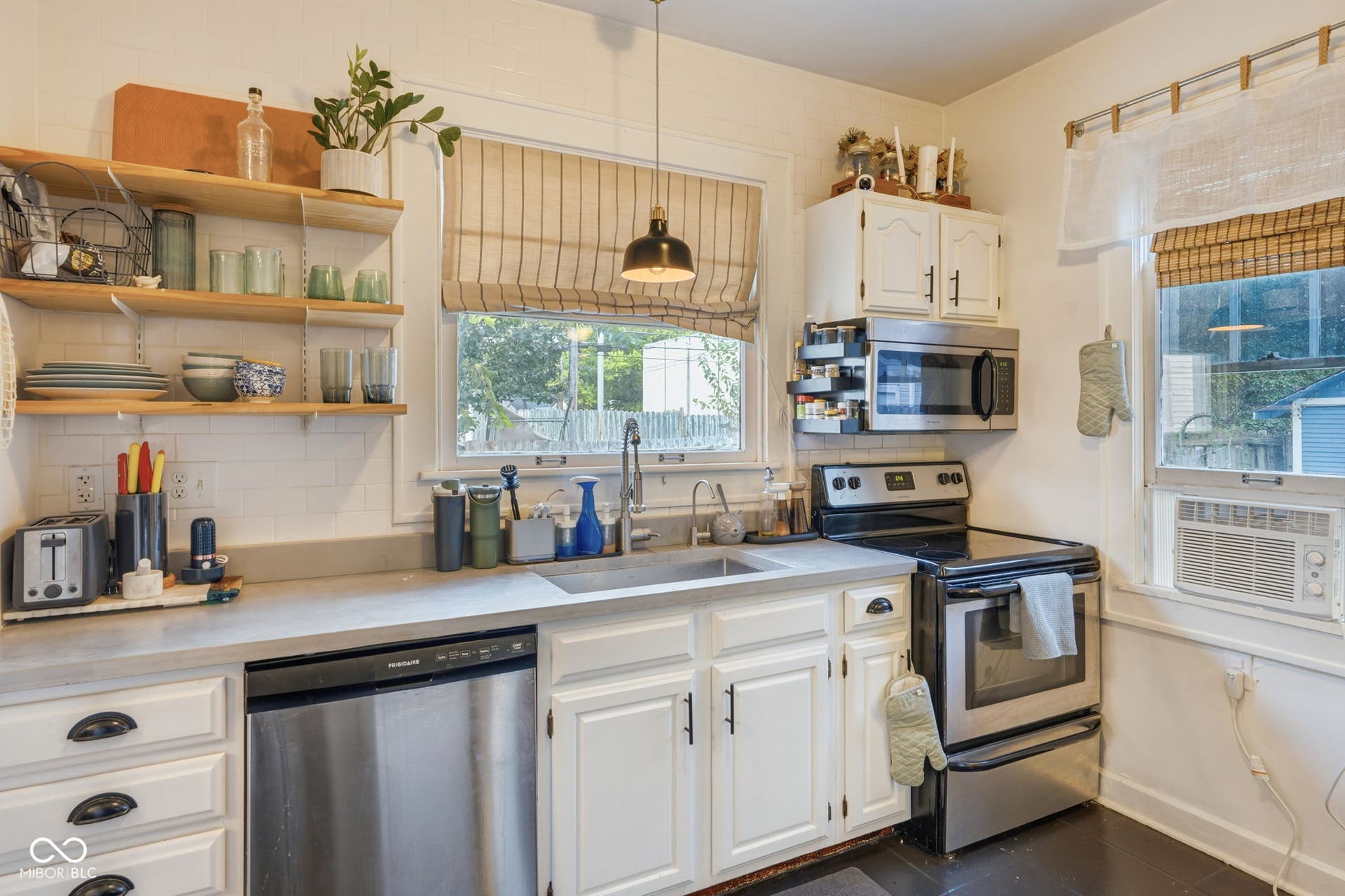 619 Kessler Boulevard East Drive, Indianapolis, IN 46220