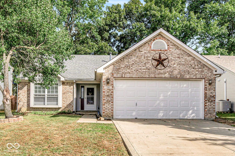 Property photo for 736 Kingston Circle, Brownsburg, IN