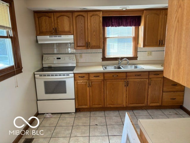 353 W Clinton Street, Danville, IN 46122
