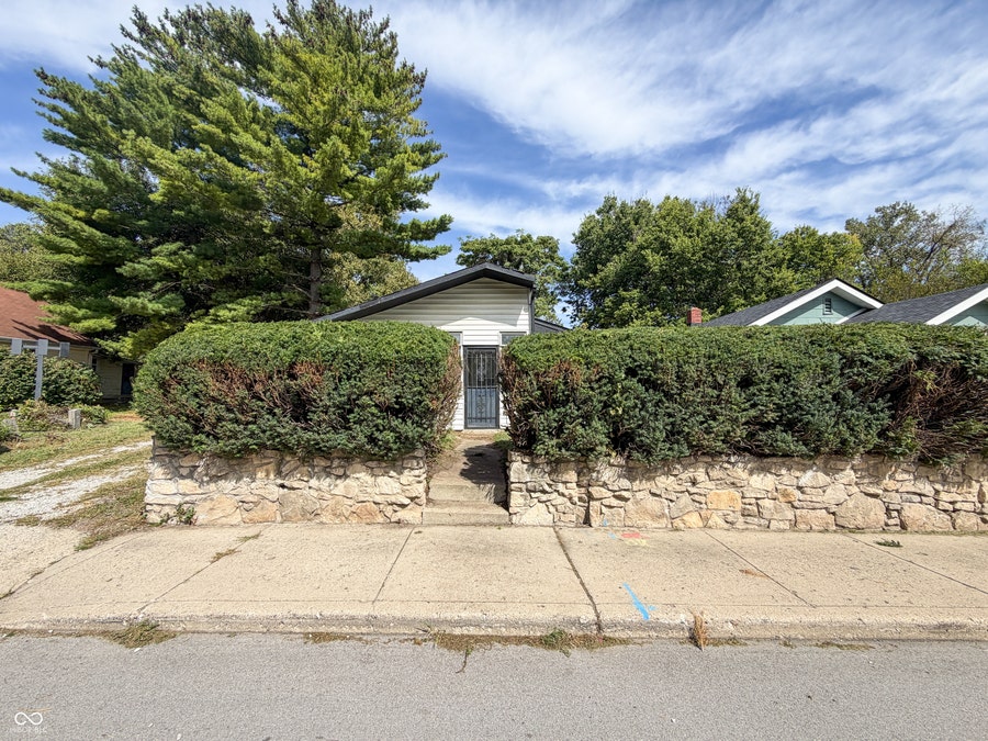 Property photo for 818 W 25th Street, Indianapolis, IN