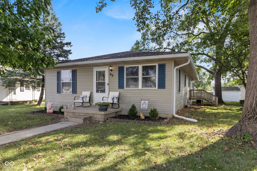 Property photo for 69 S Carlisle Street, Bargersville, IN