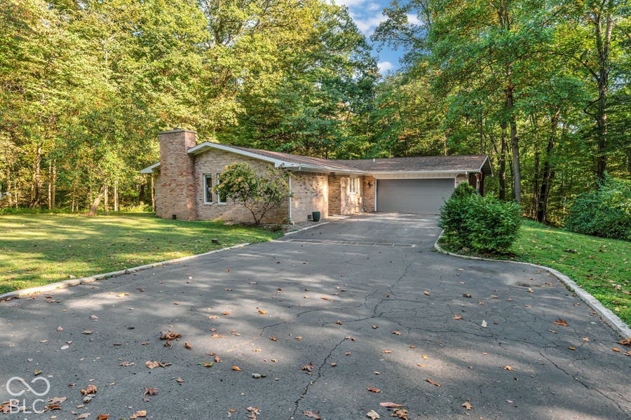 Property photo for 1042 N Farmington Drive, Crawfordsville, IN