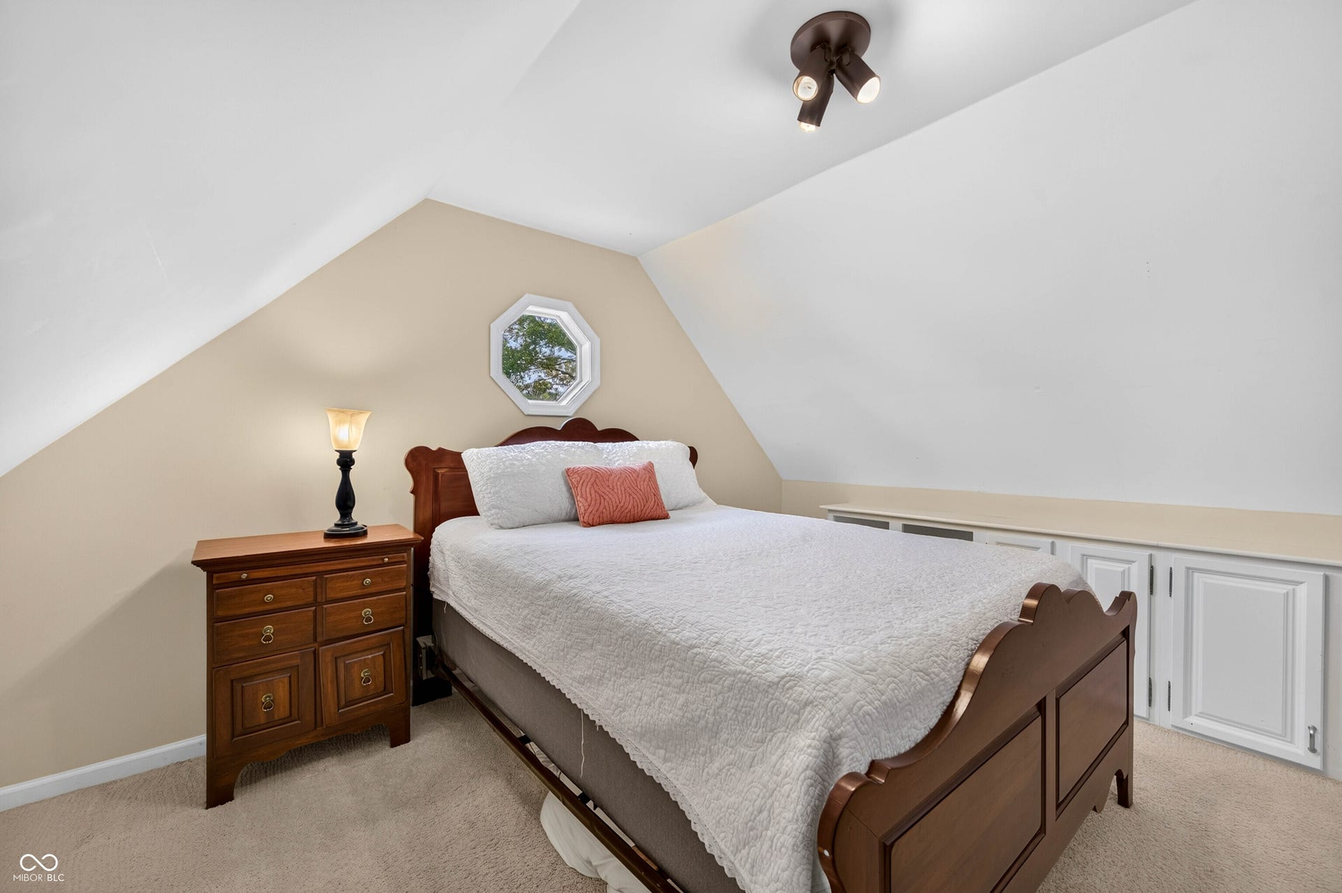 2019 N Lakeview Drive, Seymour, IN 47274 2019 N Lakeview Drive, Seymour, IN 47274