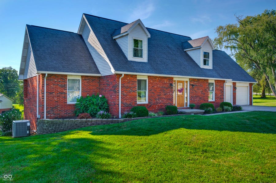 Property photo for 2019 N Lakeview Drive, Seymour, IN