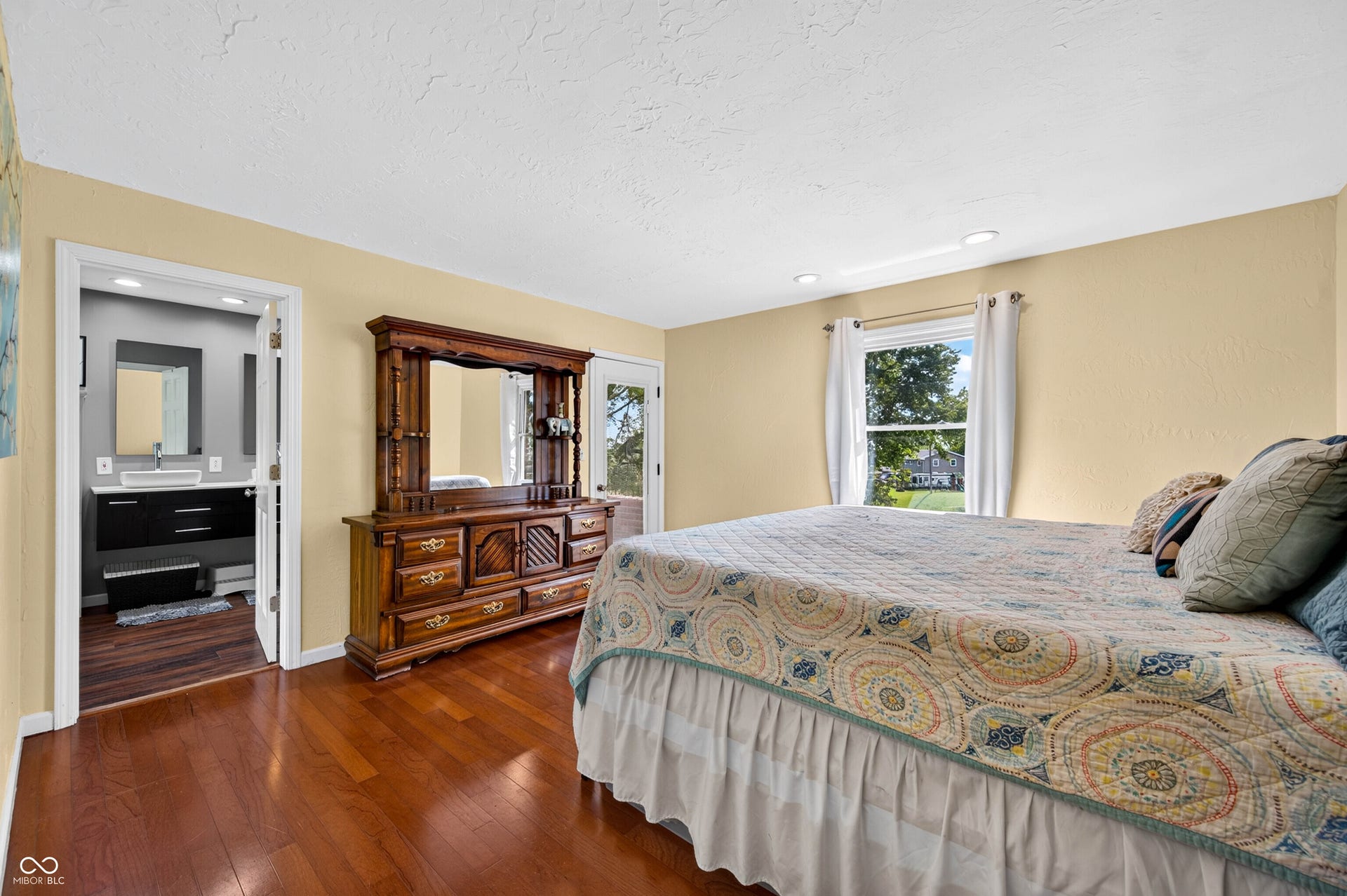 2019 N Lakeview Drive, Seymour, IN 47274 2019 N Lakeview Drive, Seymour, IN 47274