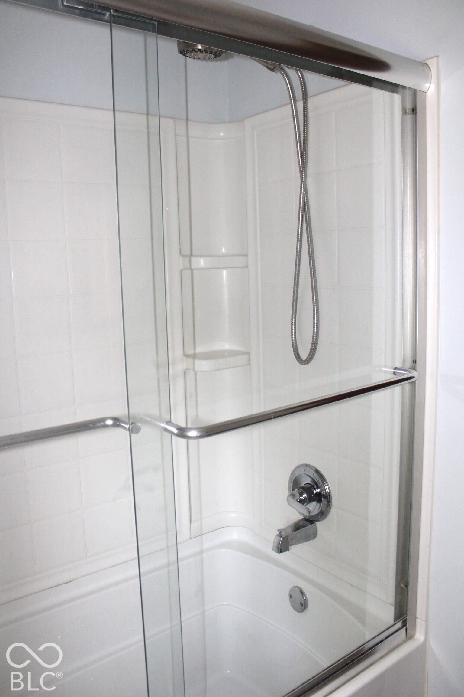 Hall Bath Tub/Shower