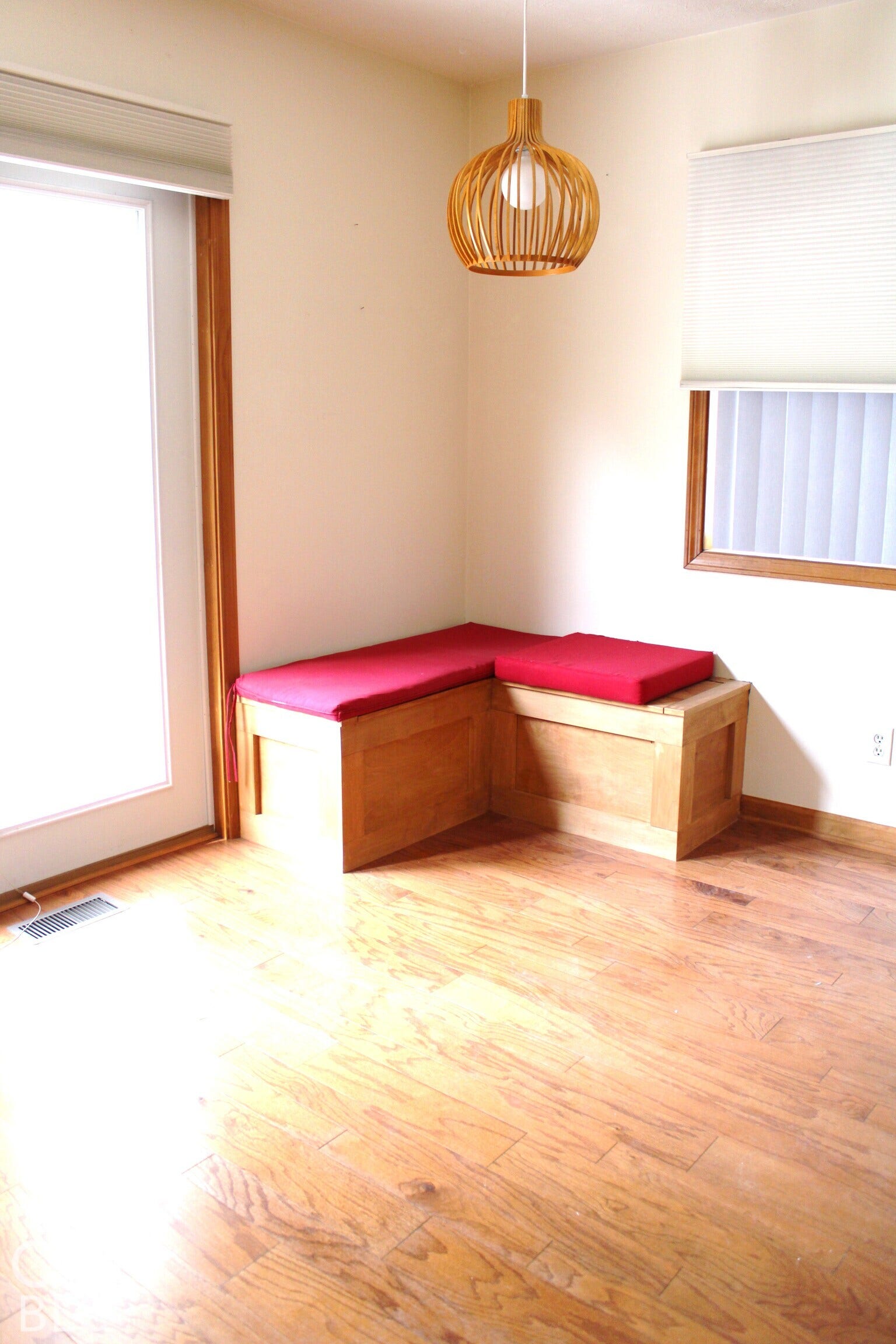 Breakfast Room with Patio Doors to Deck