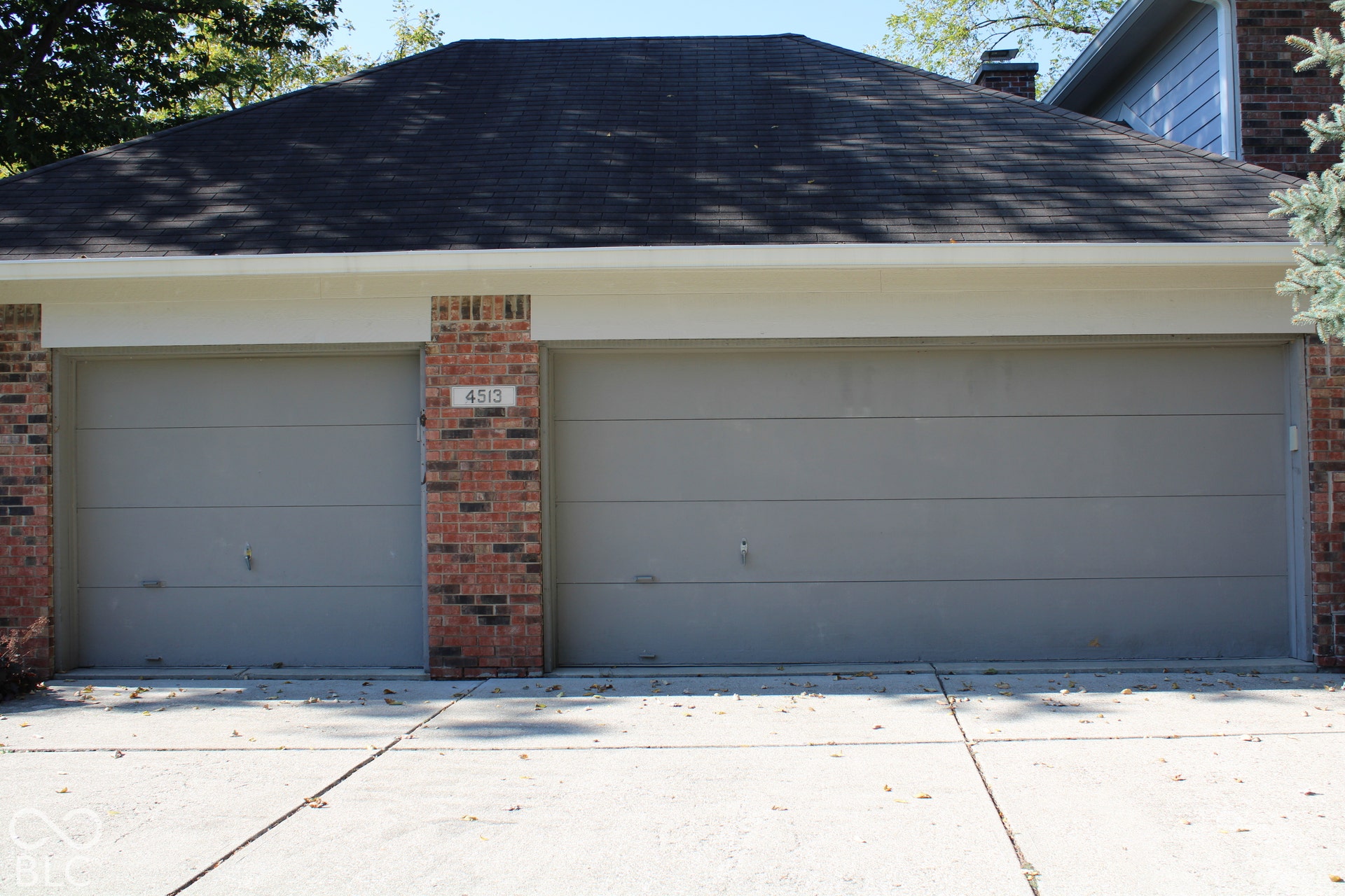 Large 3 Car Garage