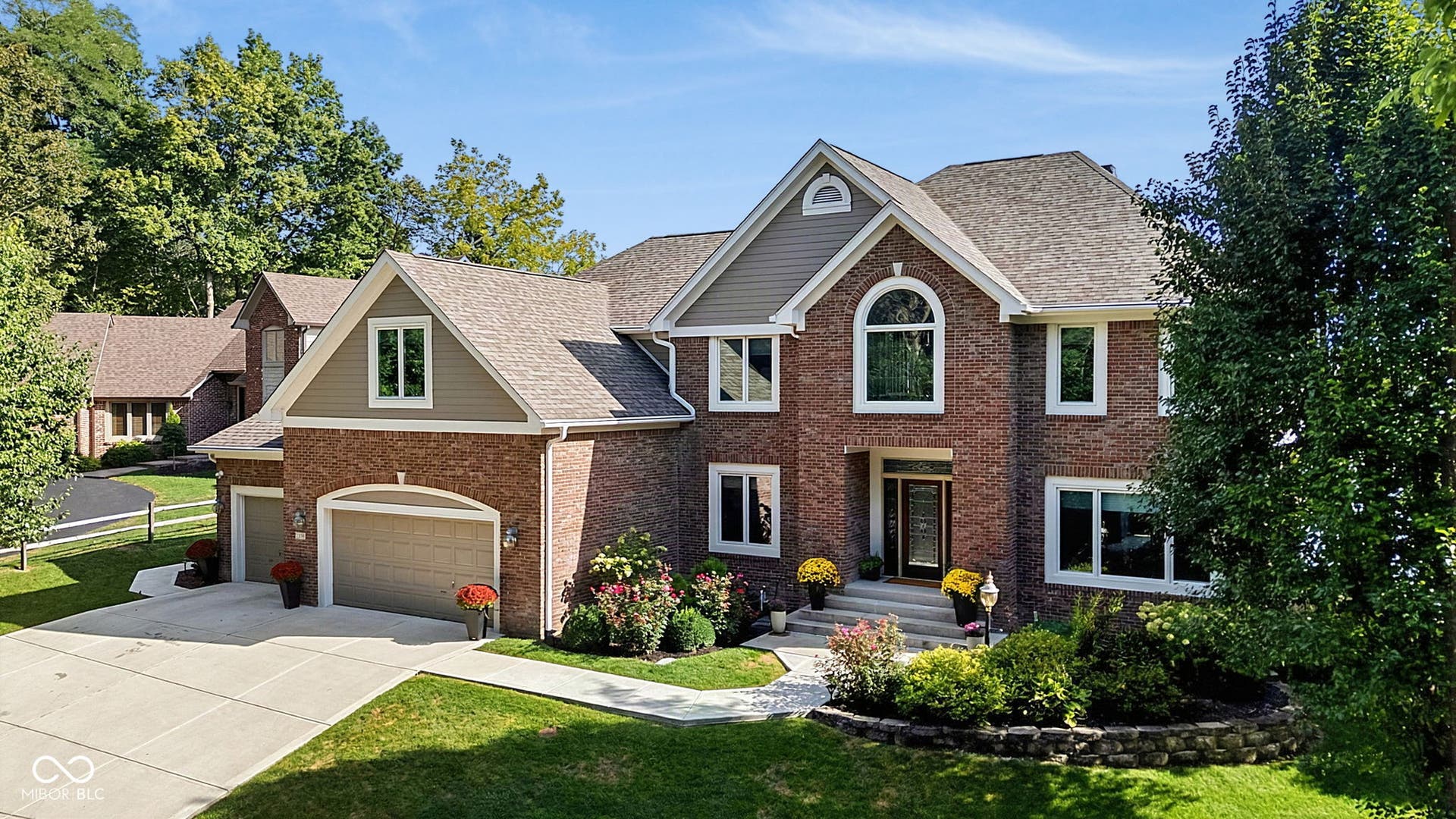 Welcome to 7338 Oakbay Drive.