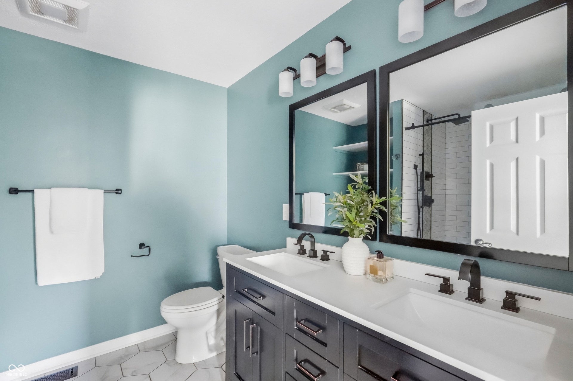 8017 Branch Creek Drive, Indianapolis, IN 46268