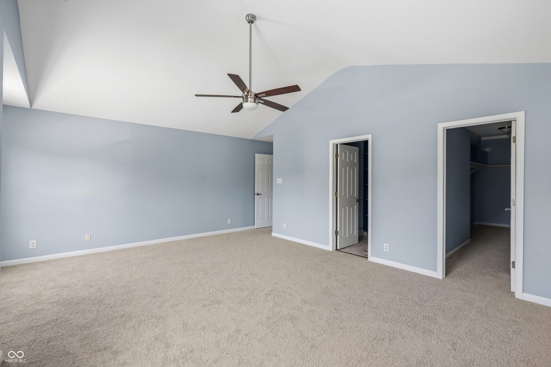 8017 Branch Creek Drive, Indianapolis, IN 46268