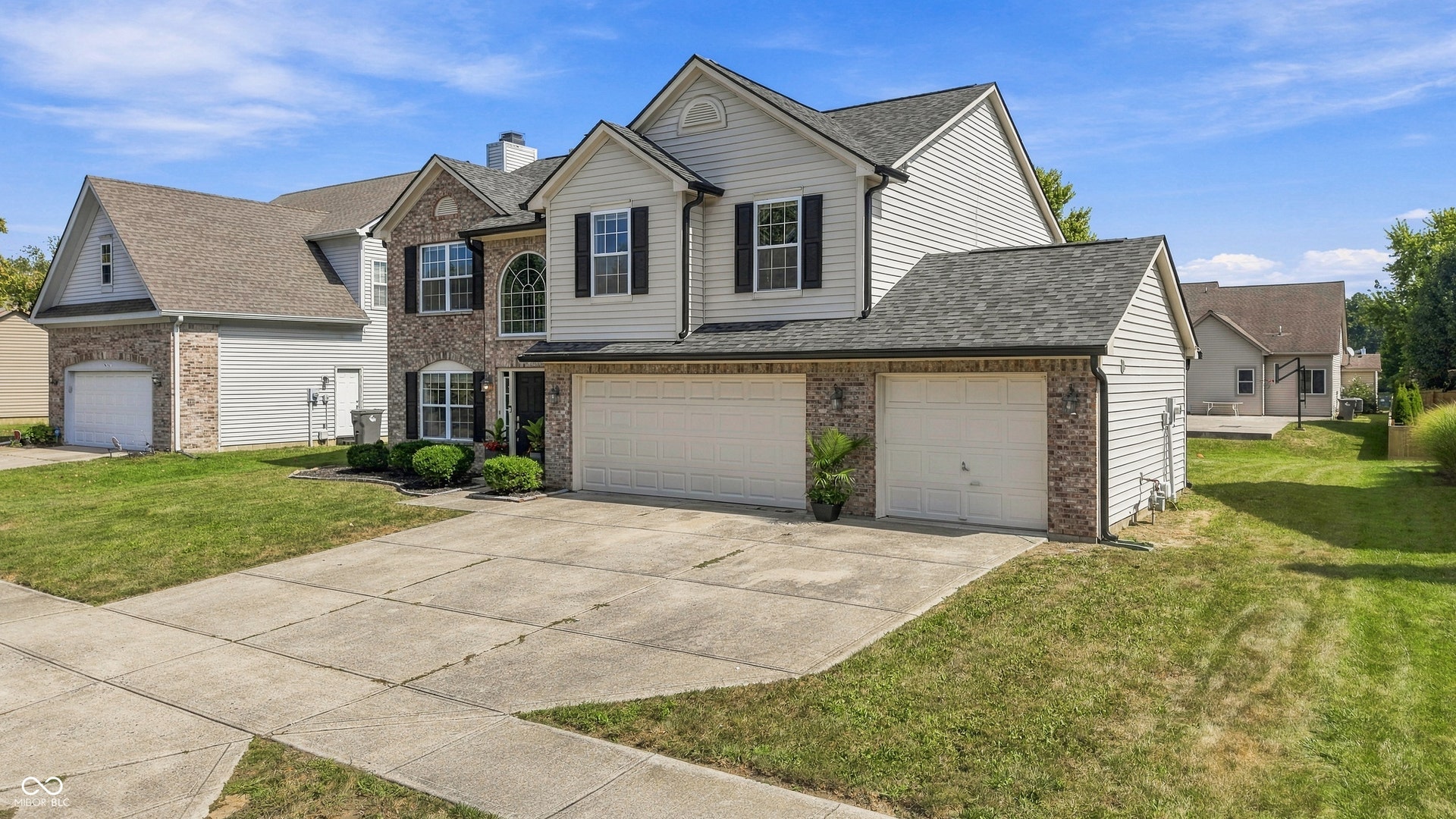 8017 Branch Creek Drive, Indianapolis, IN 46268
