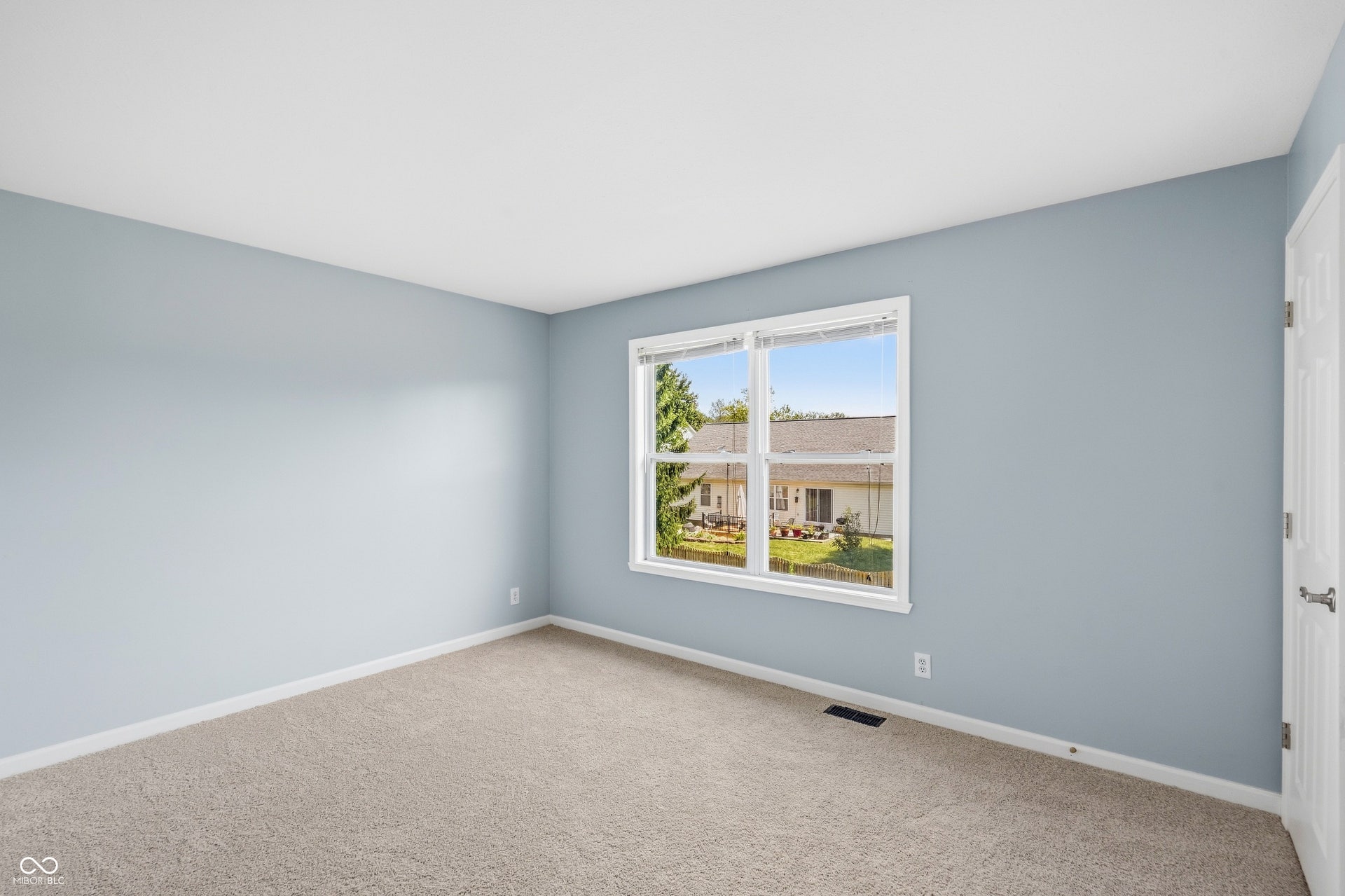 8017 Branch Creek Drive, Indianapolis, IN 46268