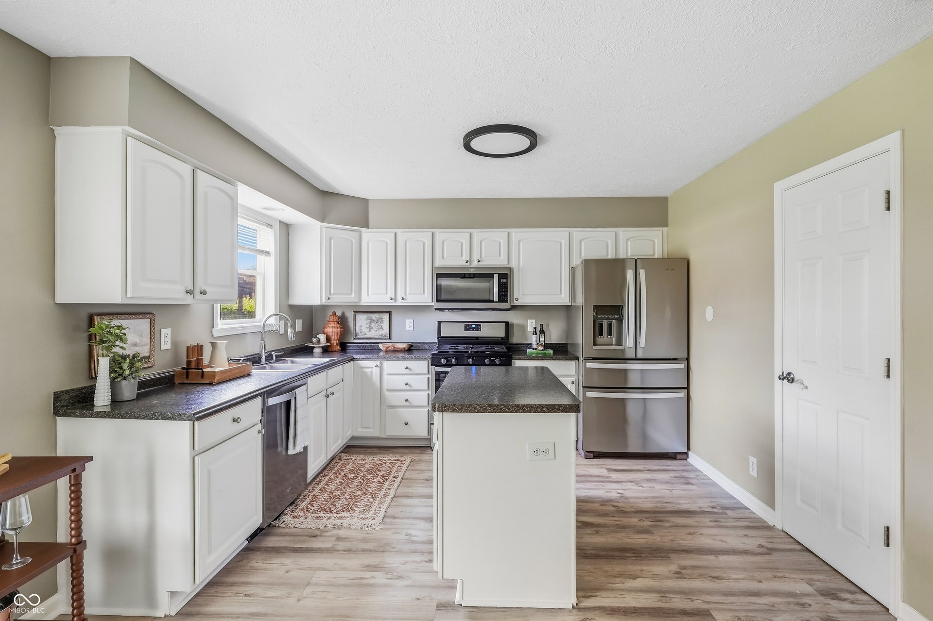 8017 Branch Creek Drive, Indianapolis, IN 46268
