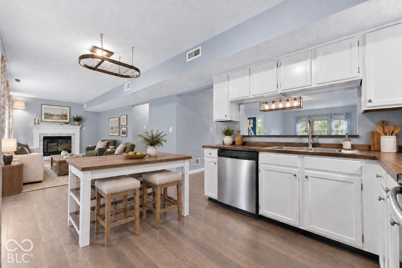 8219 Castle Ridge, Indianapolis, IN 46256