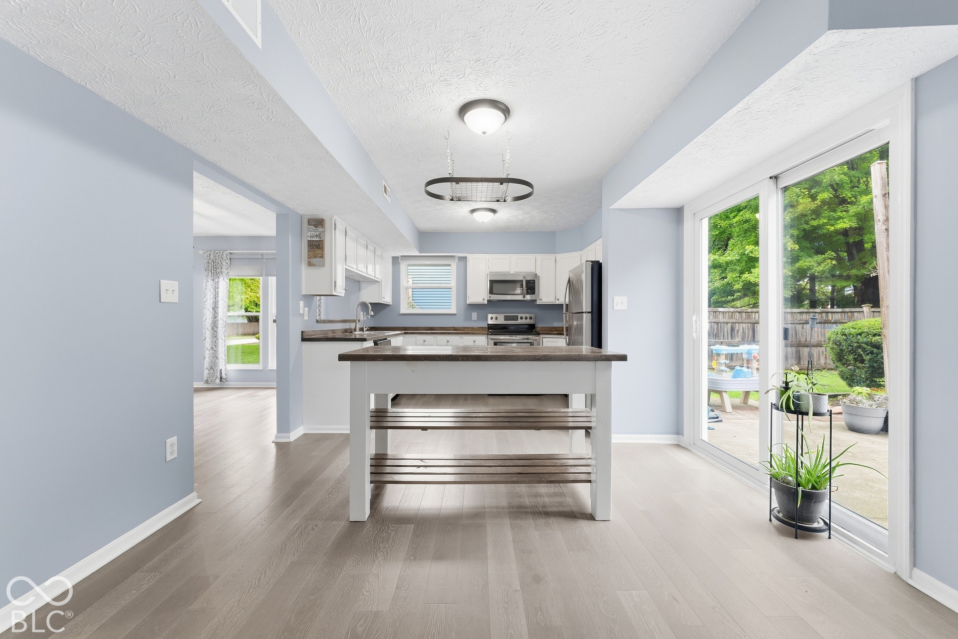 8219 Castle Ridge, Indianapolis, IN 46256
