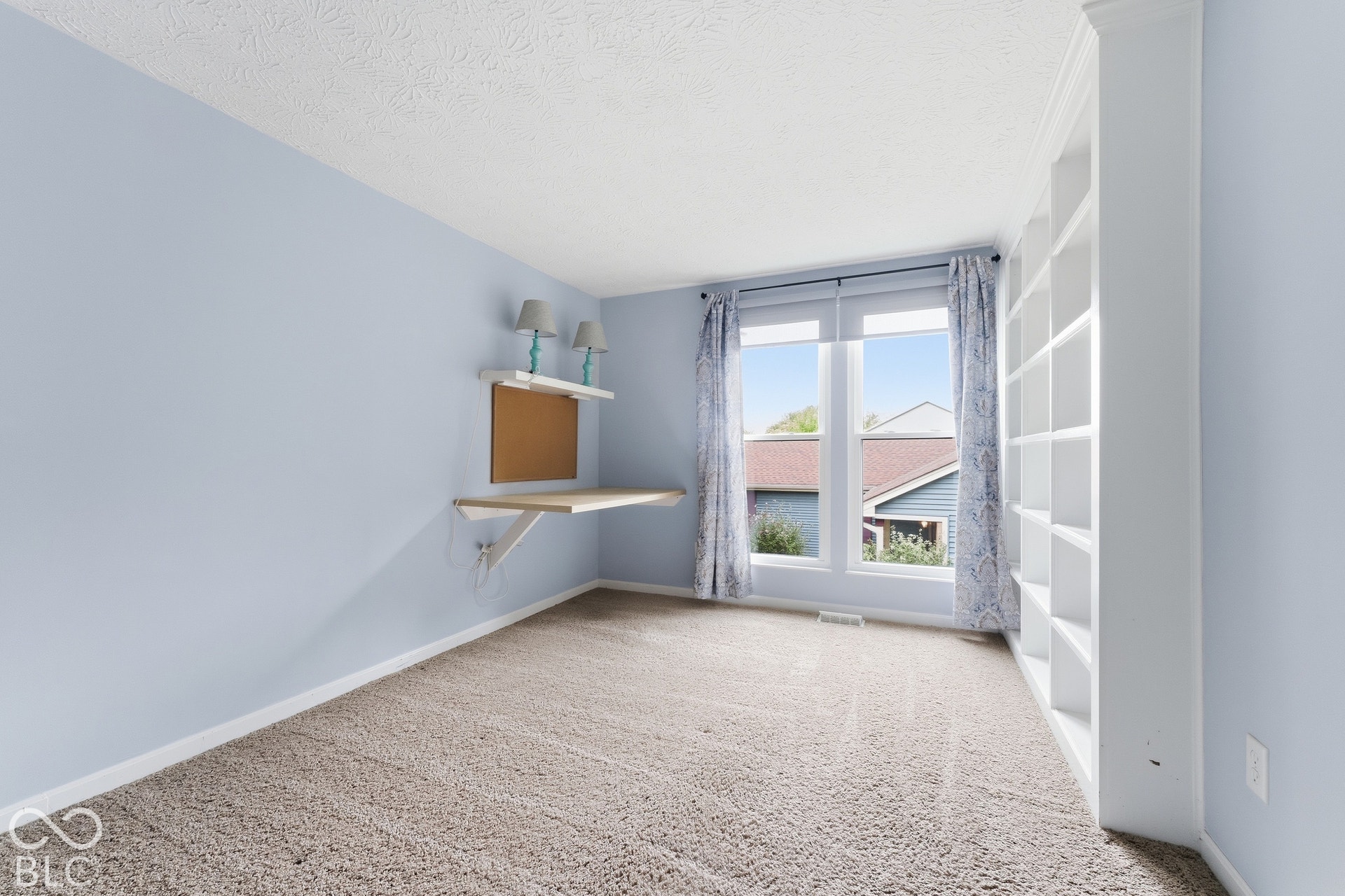 8219 Castle Ridge, Indianapolis, IN 46256