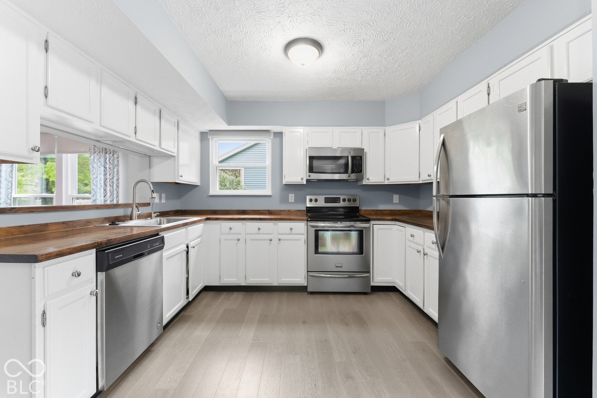 8219 Castle Ridge, Indianapolis, IN 46256